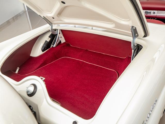 Ford Thunderbird 1956 - Finalizado